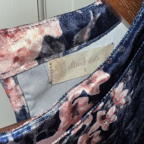 Altar'd State Women's Floral Navy Crushed Velvet Dress Long Sleeve Small Mini - Picture 3 of 8